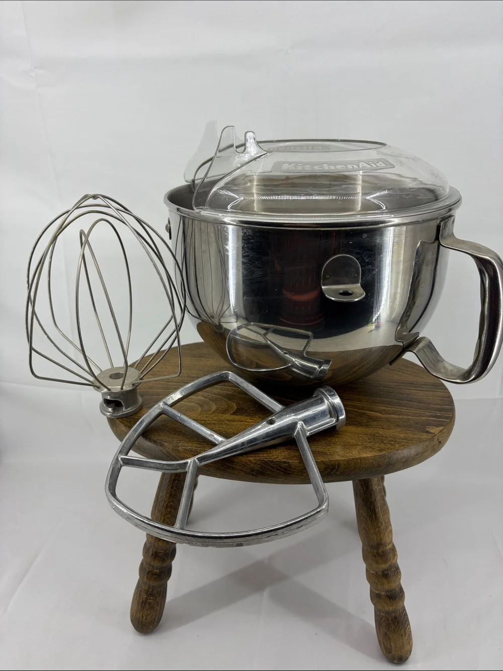 KitchenAid 6 quart Stainless Steel Mixing Bowl, Wisk, Beater, Pouring Shield